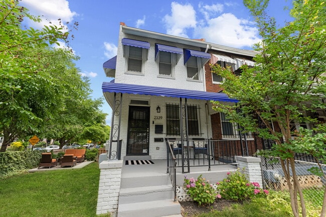 Building Photo - 2339 3rd St NE Unit 2339 3rd St NE