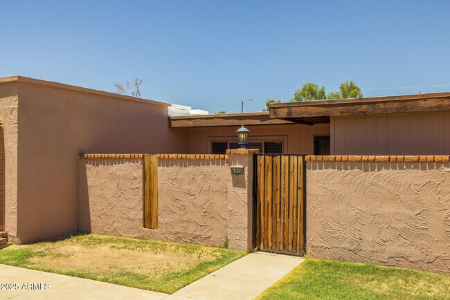 Photo - 6008 W Augusta Ave