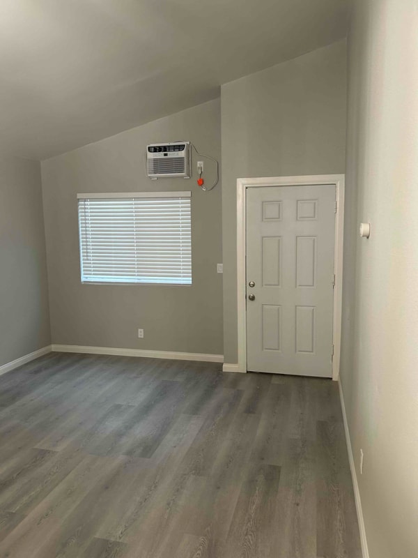 Photo - 5328 Almont St