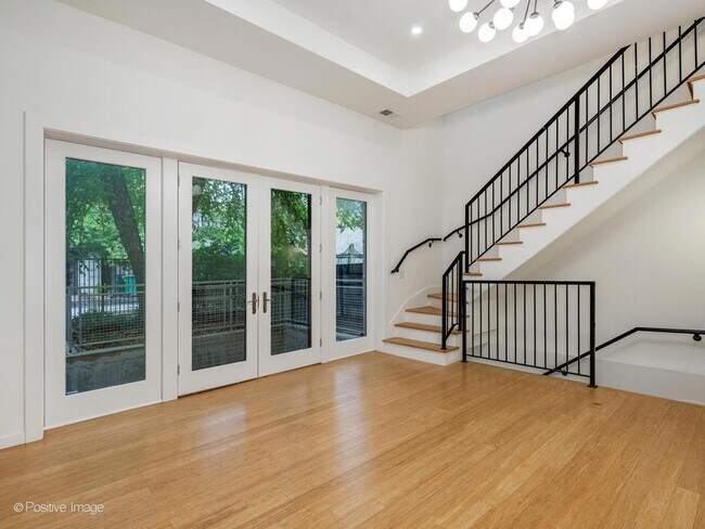 Photo - 842 N Wolcott Ave Unidad 4