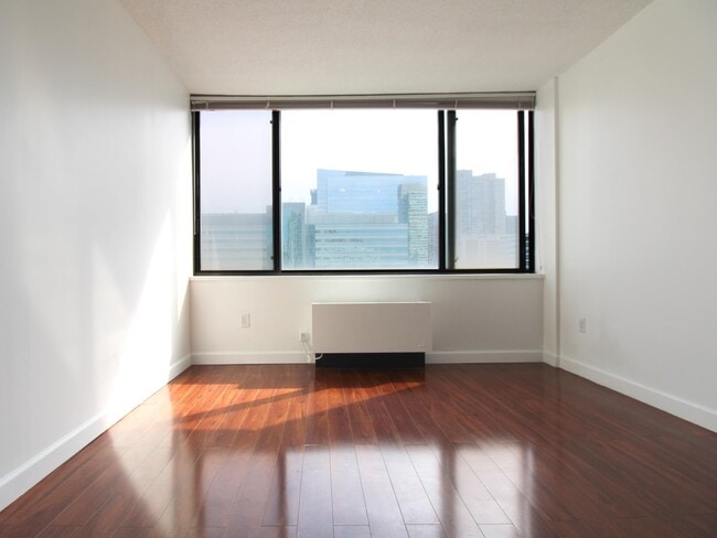 Photo - 45 River Dr S Unit 1605