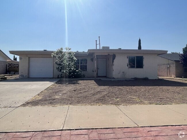 Building Photo - 1716 Dean Martin Dr Rental