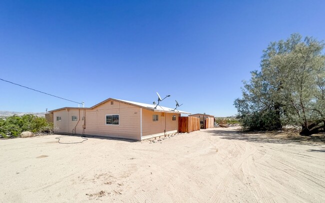 Cute 3 bedroom 2 bath in Desert Heights - Cute 3 bedroom 2 bath in Desert Heights Casa