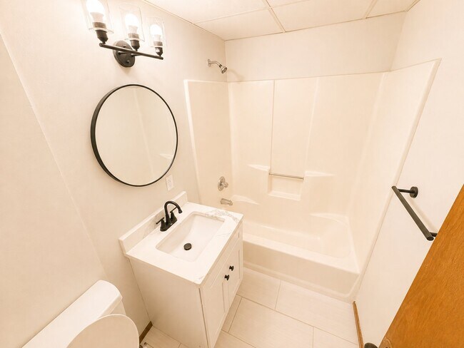 148 McCarty Ave Unit 2