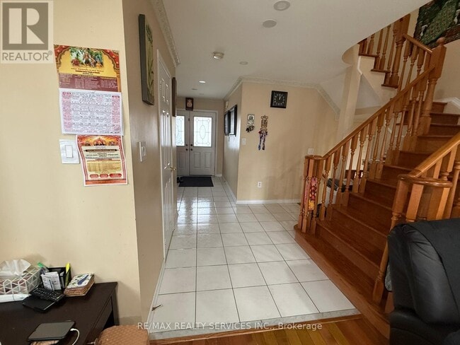 Photo - 37 Riverplace Crescent