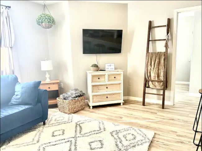 Photo - 101 S Buchanan St Unit 101