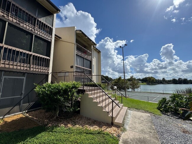 Photo - Altamonte Springs 1/1 Condo ~ Lakefront Community ~ Great Amenities!! Unit 208