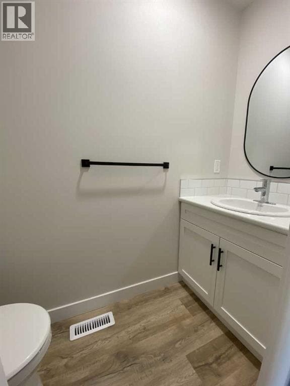 Photo - 9528-9598 98 Ave