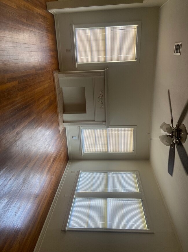 Photo - 153 E Elmwood St