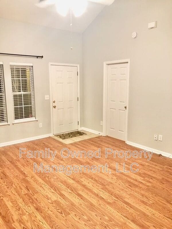 Photo - 200 Pond Pine Trail