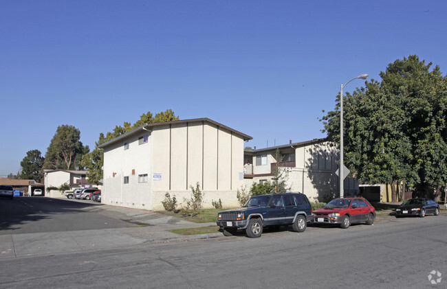 Building Photo - Del Prado II Apartments