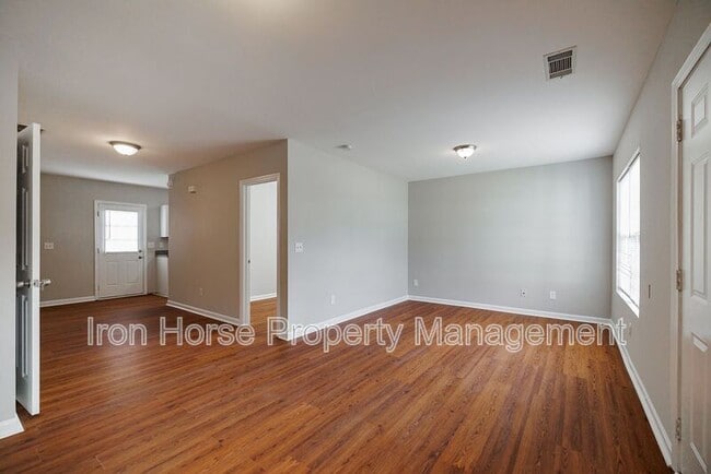 Photo - 638 Mill Stone Bluff