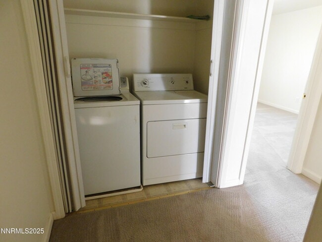 Photo - 685 Sunny Ln