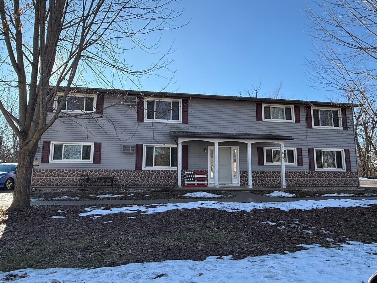 Photo - 815 Elm St Unit 2