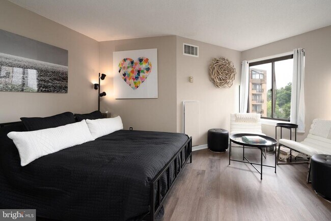 Photo - 2111 Wisconsin Ave NW Unit 512