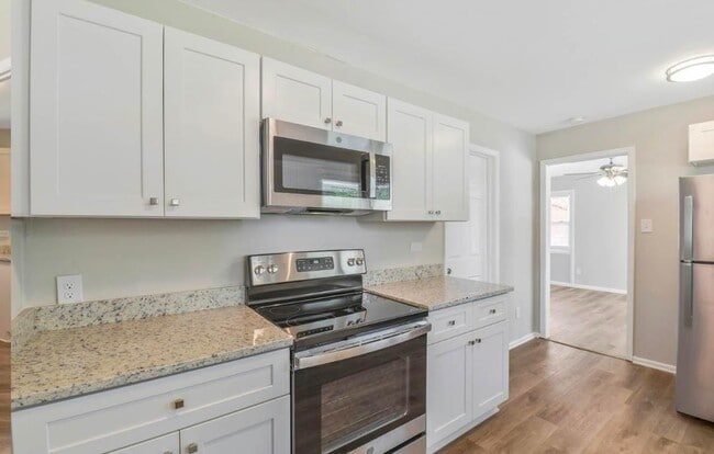 Photo - 1841 Haines St