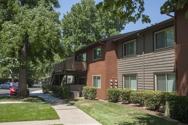 Ashbury Court Apartments