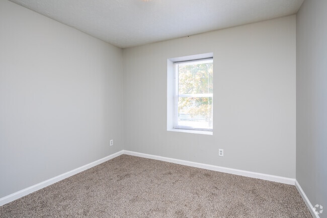2BR, 1BA - 800SF - Bedroom
