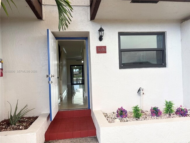 Photo - 1606 NW 90th Way