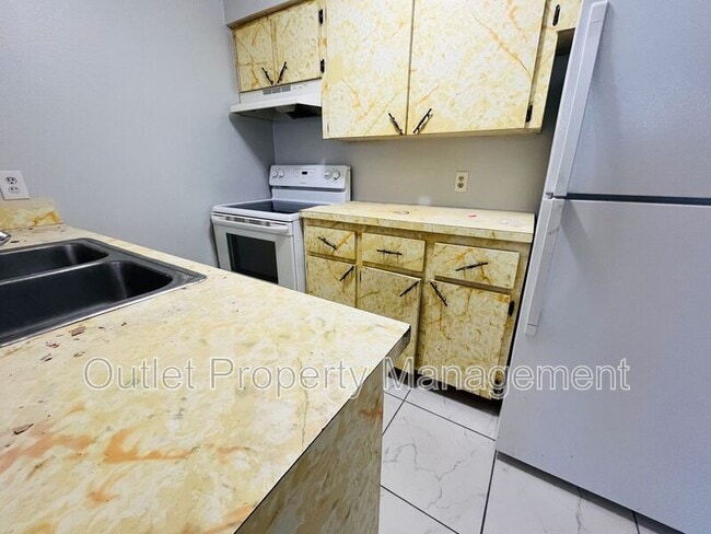 Photo - 325 N 5th St Unit 325-5