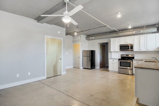 Photo - Gratiot School Apartments