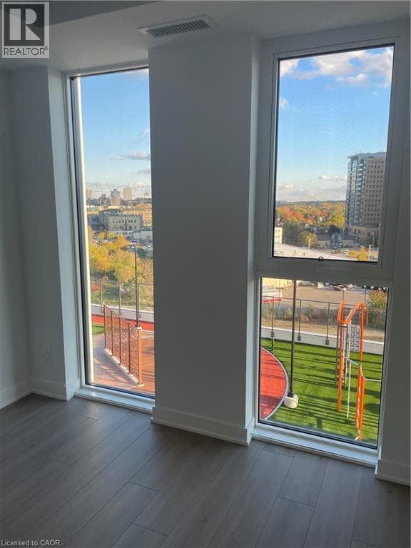 Photo - 25 Wellington St S Unité 602