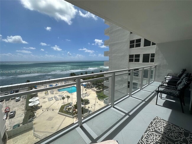 Building Photo - 2030 S Ocean Dr Unit 916
