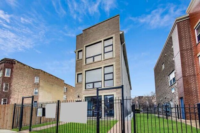 Photo - 4745 S Indiana Ave Unit 4745 S Indiana Ave #3