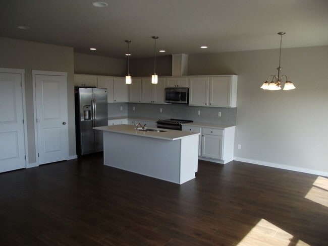 Photo - Spacious 4-Bedroom Home Near Philomath Sch...