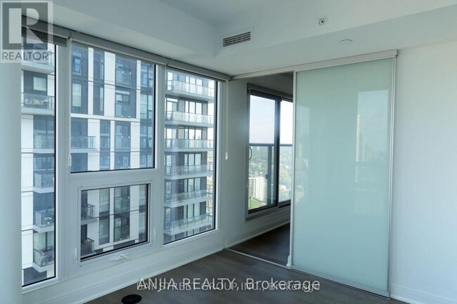 Photo - 181 Dundas St E Unité 2711