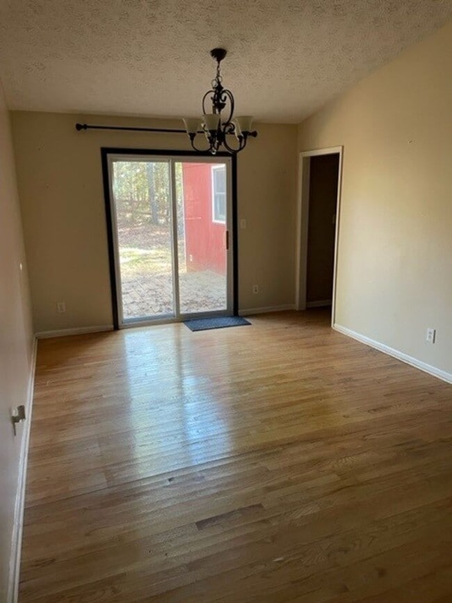 Photo - 468 Davis Rd