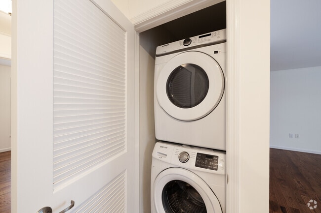 2BR with Den, 1BA - 1,100SF - Laundry