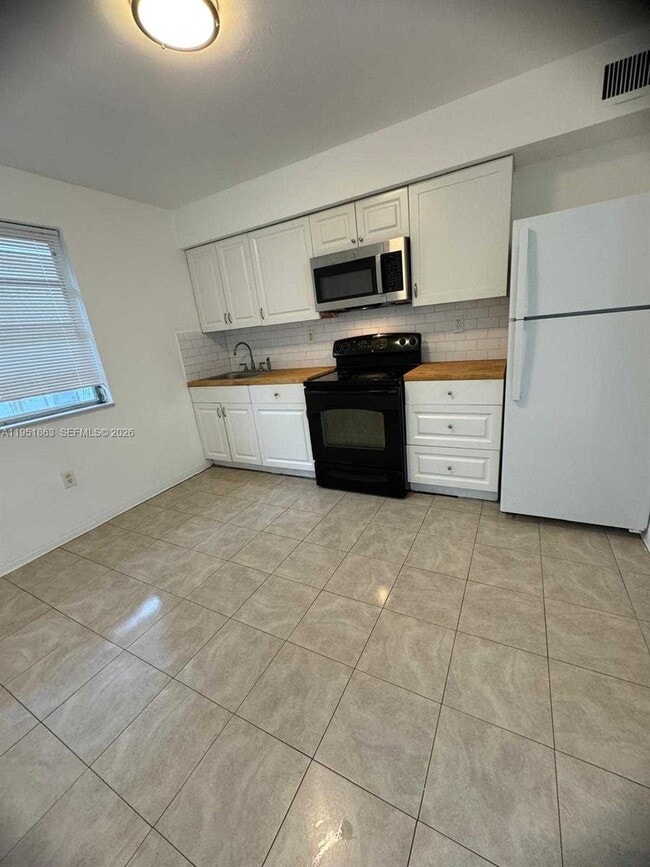 Photo - 111 NW 152nd St Unidad 25