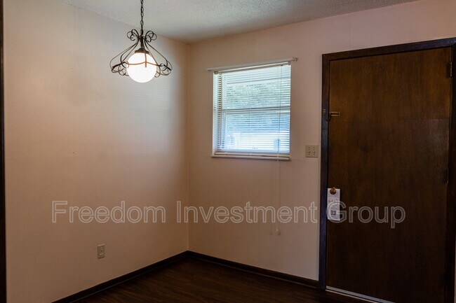 Photo - 215 S Cedar St