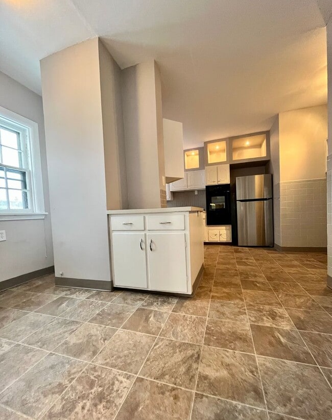 Photo - 104 Linwood Ave Unit 1