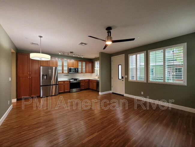 Photo - 828 Cadmium Ct