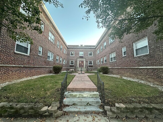Building Photo - Walnut Manor Rental