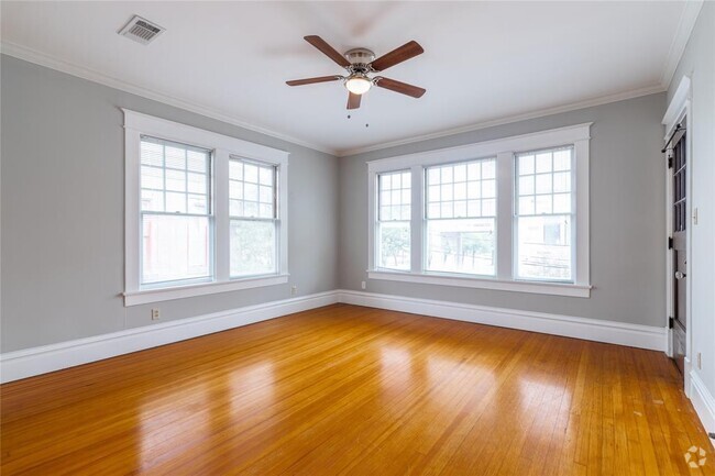 Building Photo - 806 Winbern St Unit 2 Rental