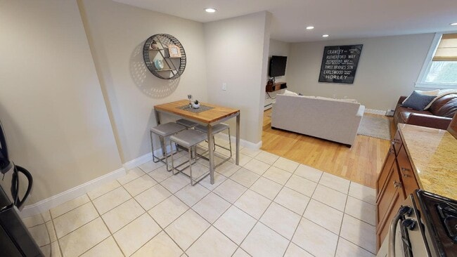 Photo - State St Unit A