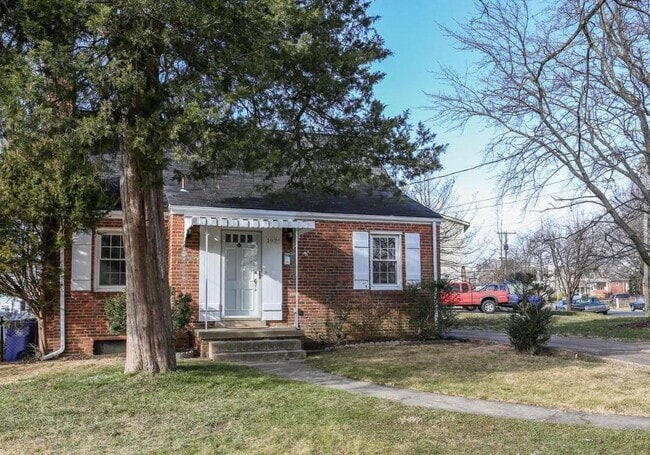 Photo - 1926 N Underwood St