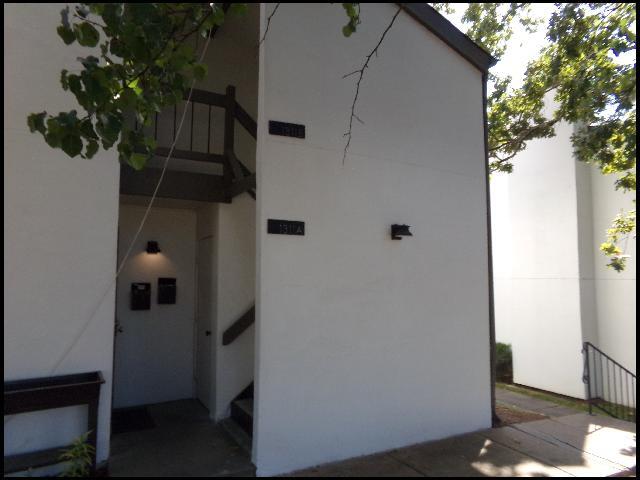 Building Photo - 1311 N University Ave