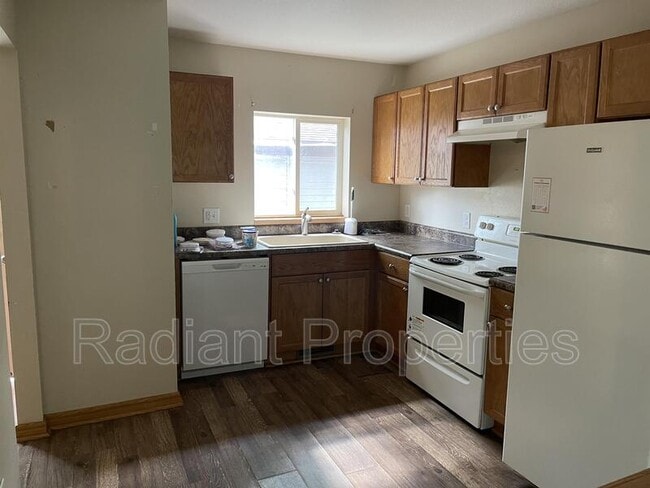 Photo - 1530 E 16th St