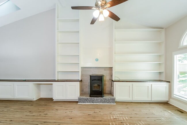 Photo - 310 Berwick Ct
