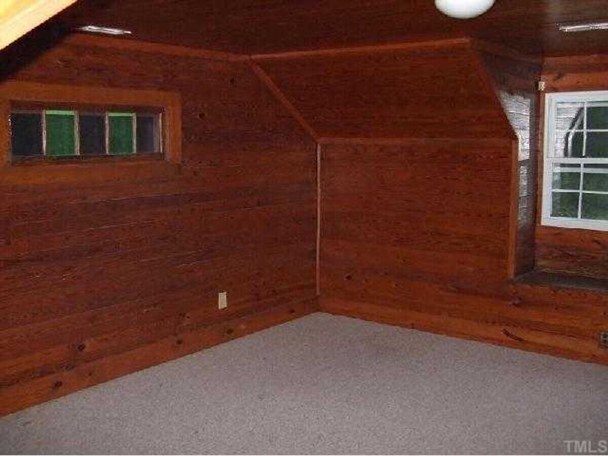 Photo - Farm House for the country lover on 9 acres