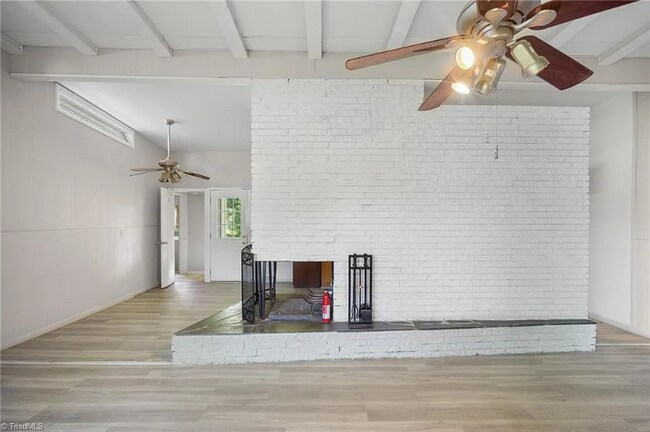 Photo - 701 Locust Pl Unit Locust