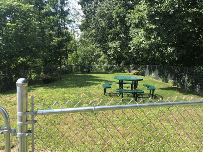 Summitwoods Apartments