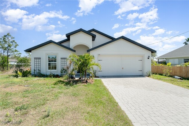 Photo - 165 Blackstone Dr House