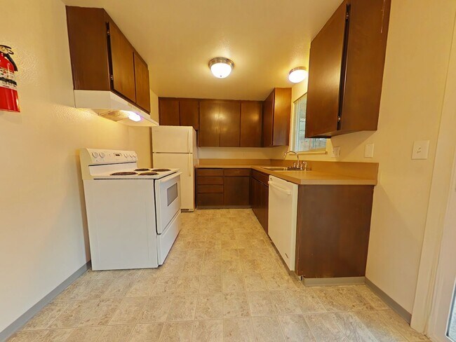 Photo - 2 Bedroom Apartment ~ Near 9th Street ~ Small Pet Friendly Unit 112 NE Conifer #9
