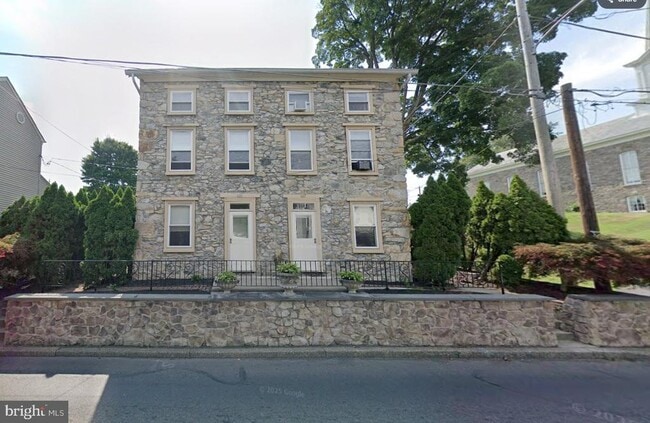 Photo - 667 Easton Rd Apartment Unit REAR