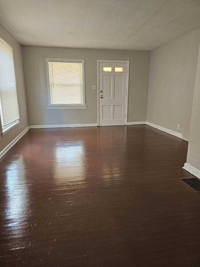 Photo - 4714 E 16th St Unit 4716